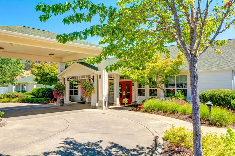 Callahan Court Memory Care - senior living in Roseburg, Oregon - photo 11