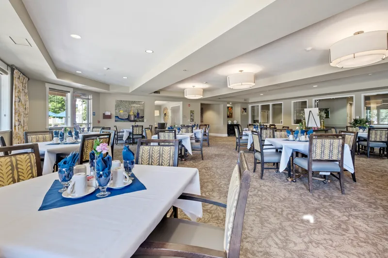 Carmel Village - senior living in Clovis, California - photo 10
