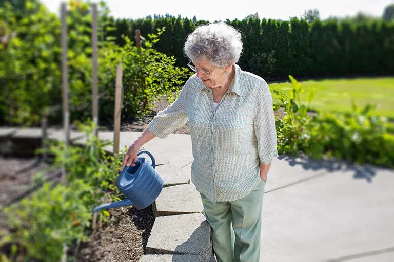 Cascade Park - senior living in Woodburn, Oregon - photo 10