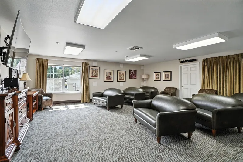 Cascadia Village Senior Living by Cogir - senior living in Sandy, Oregon - photo 11