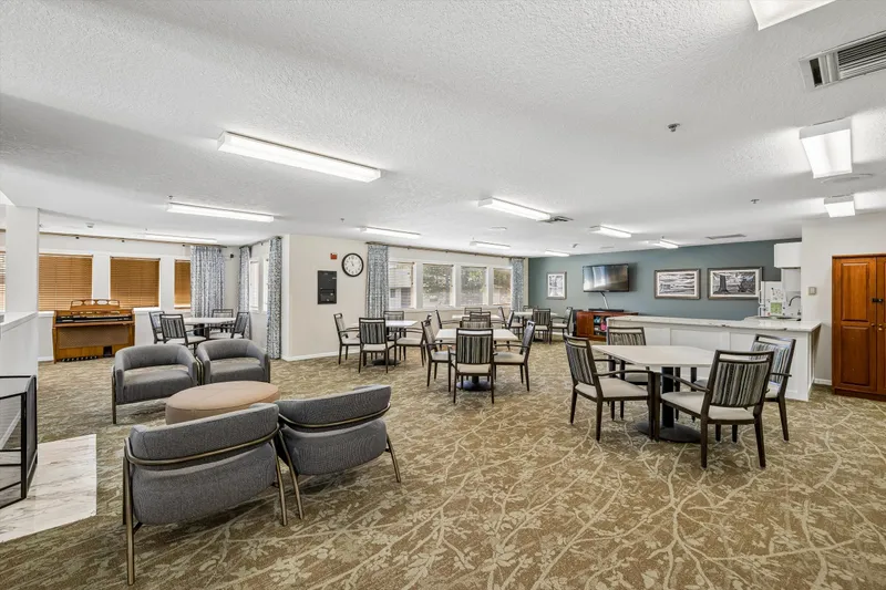 Cedarbrook Place Senior Living - senior living in McMinnville, Oregon - photo 11