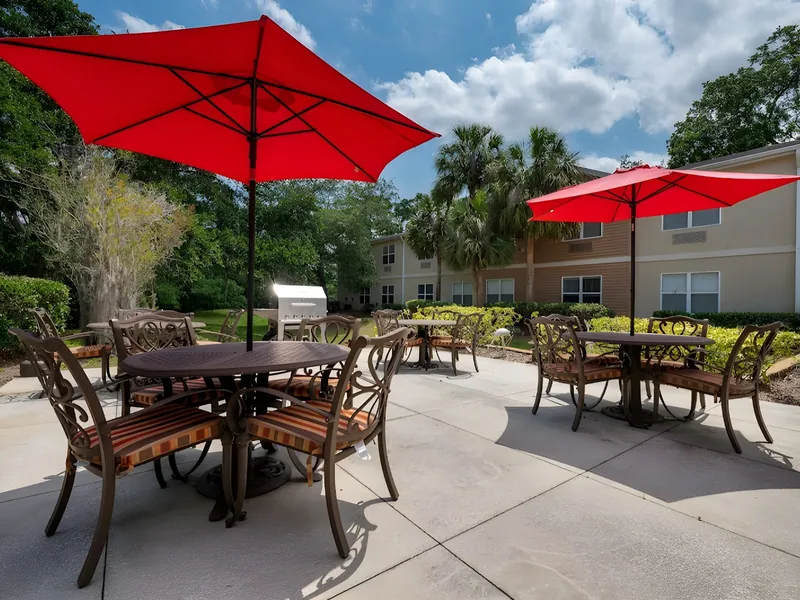 Chapman Manor photo 4