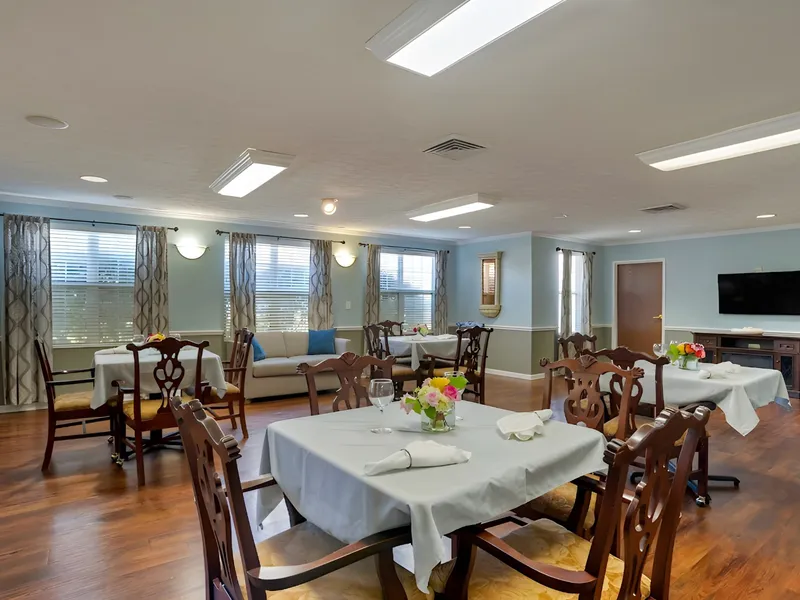 Charlton Place Rehabilitation & Health Care Center photo 7