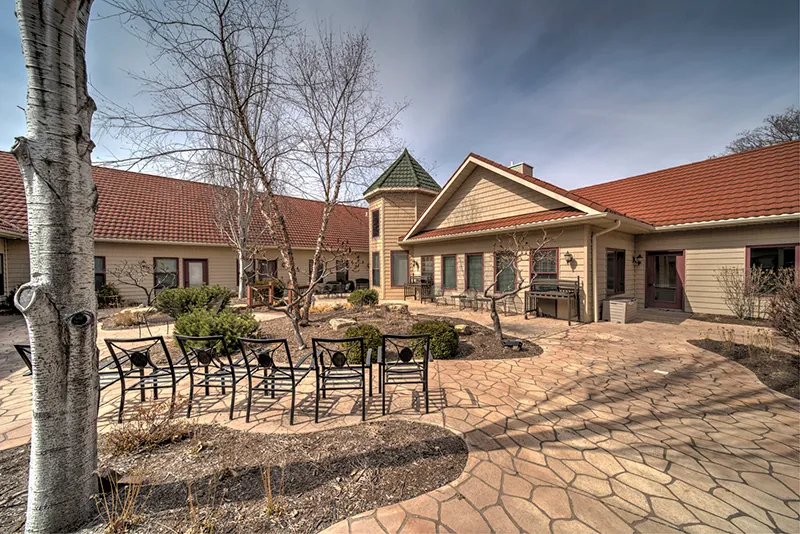 Charter Memory Care of Moline - senior living in Moline, Illinois - photo 12
