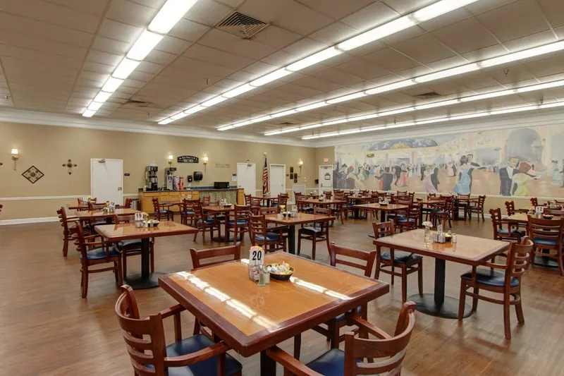 Charter Senior Living of Bowling Green photo 9