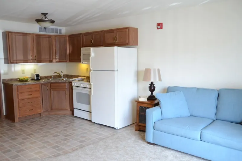 Charter Senior Living of Hasmer Lake photo 9