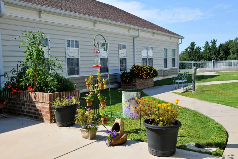 Charter Senior Living of Paris photo 7