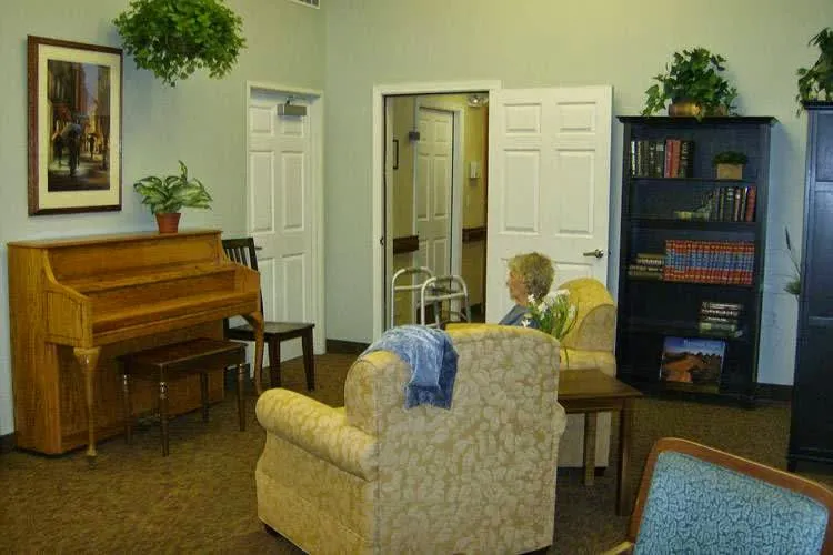 Chateau Gardens Memory Care photo 7