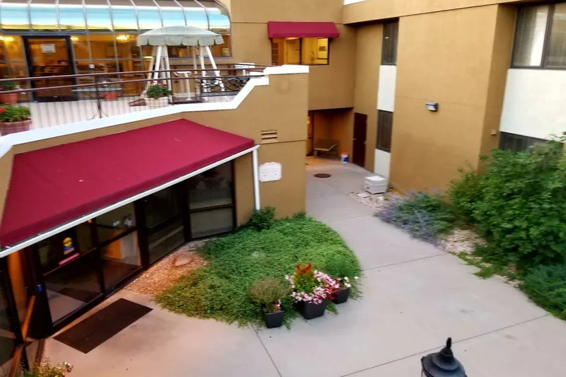 Cherrelyn Healthcare Center Rehab photo 3