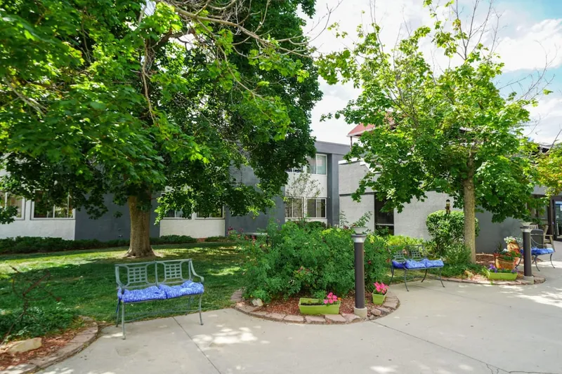 Cherrelyn Healthcare Center Rehab photo 6