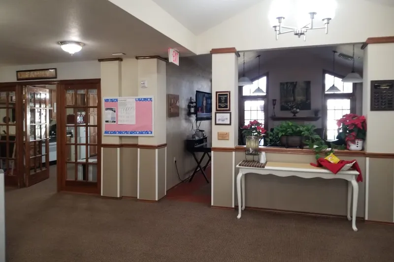 Chisholm Court photo 8