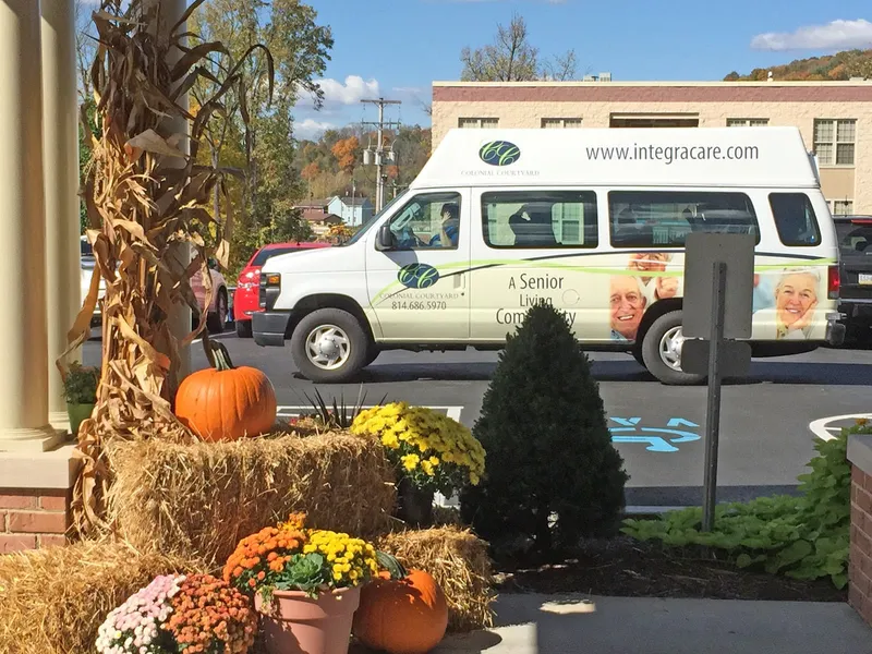 Colonial Courtyard at Bedford photo 5