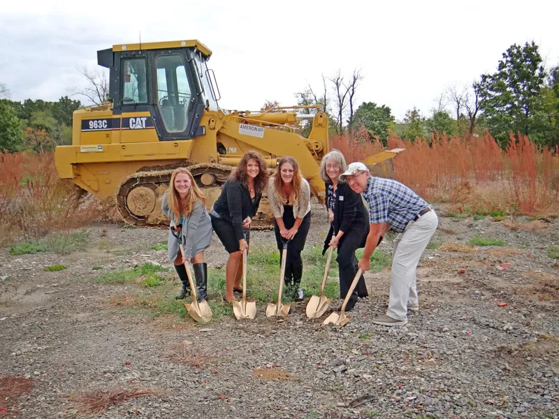 Colonial Courtyard at Clearfield photo 8