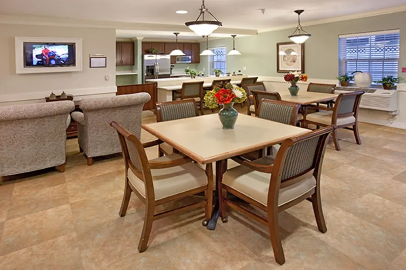 Colonial Courtyard at Tyrone photo 4