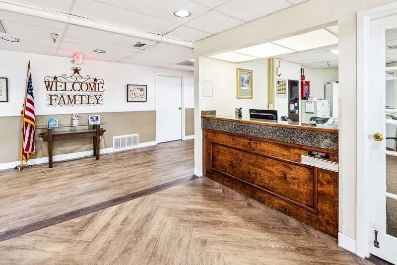 Colonial Village photo 5