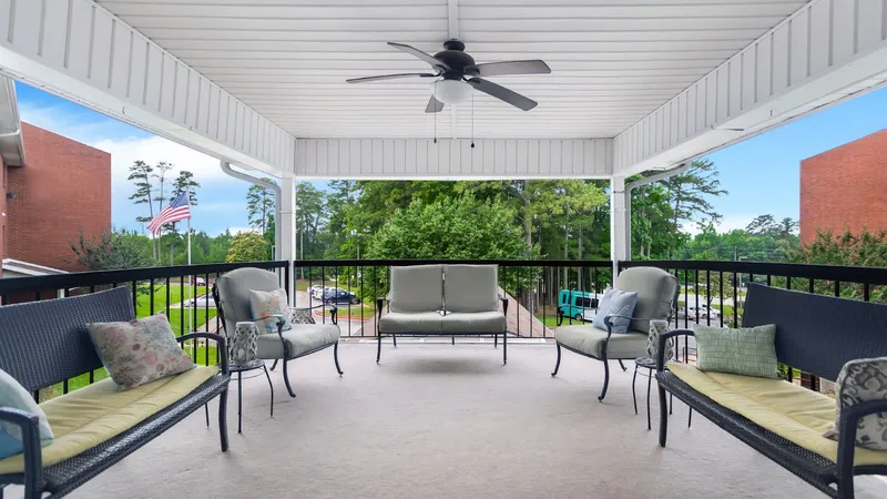 Colonial Village photo 9