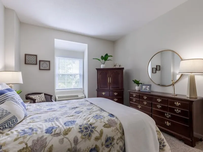 Commonwealth Senior Living at Stratford House photo 2