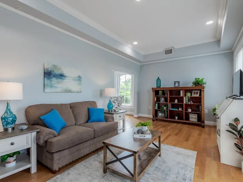 Commonwealth Senior Living at Stratford House photo 4