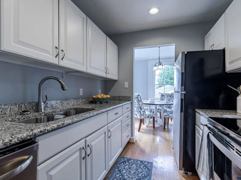 Commonwealth Senior Living at Stratford House photo 6