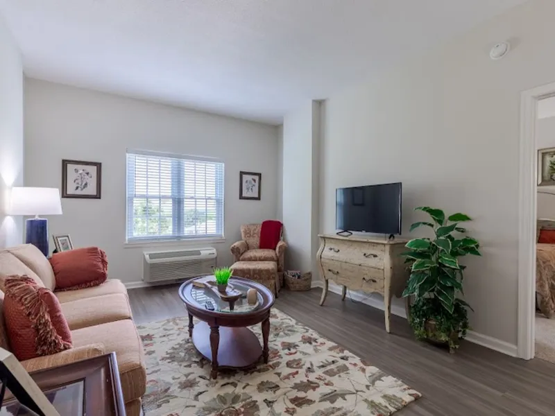 Commonwealth Senior Living at Stratford House photo 8