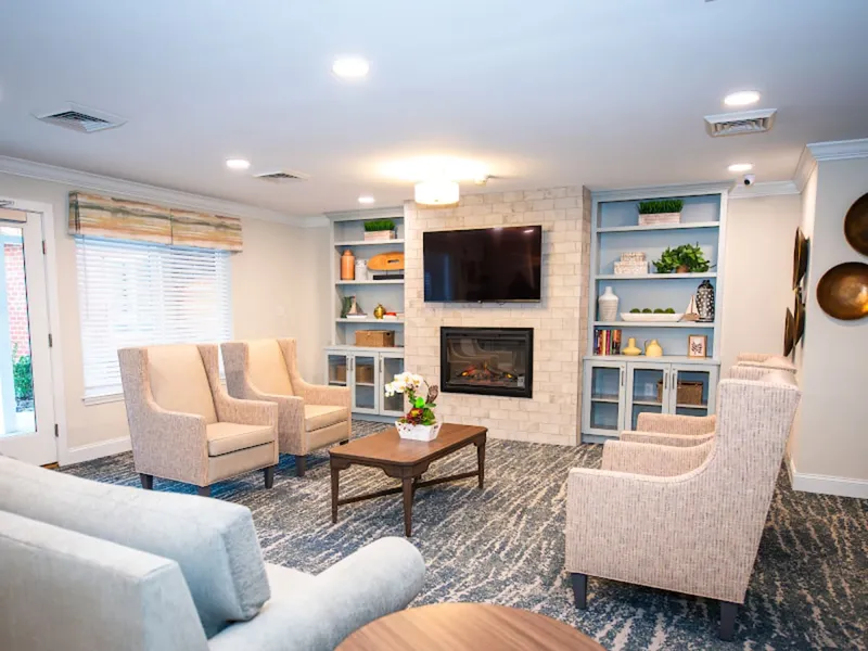 Commonwealth Senior Living at The Devonshire photo 4