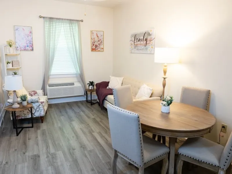 Commonwealth Senior Living at the West End photo 6