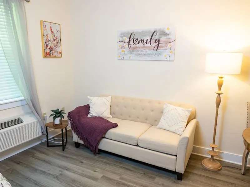 Commonwealth Senior Living at the West End photo 9