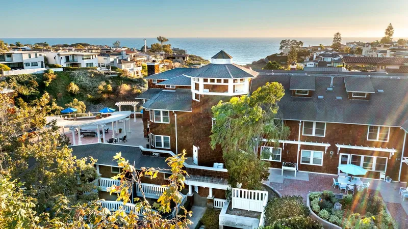 Crown Cove Senior Living photo 9