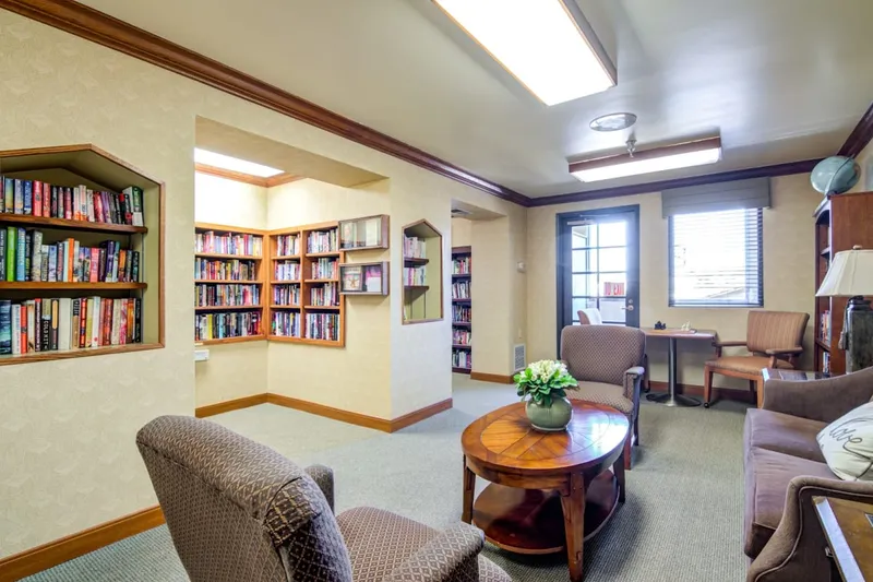 Cypress Court photo 9