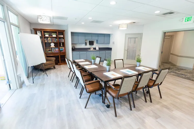 Discovery Commons Raincross Senior Living photo 5