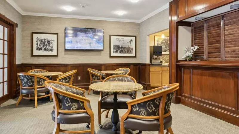 Discovery Village Chevy Chase photo 9