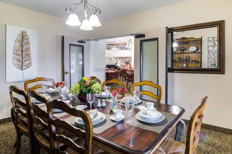 Edgewood Point Senior Living photo 10