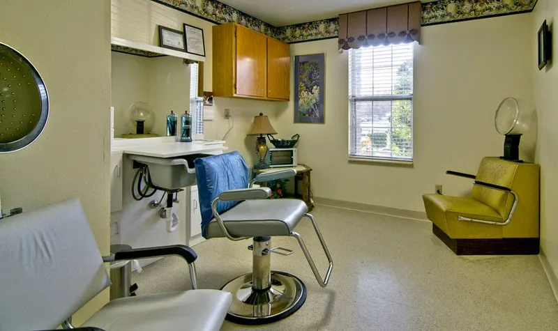 Eiffel Gardens Senior Living photo 4