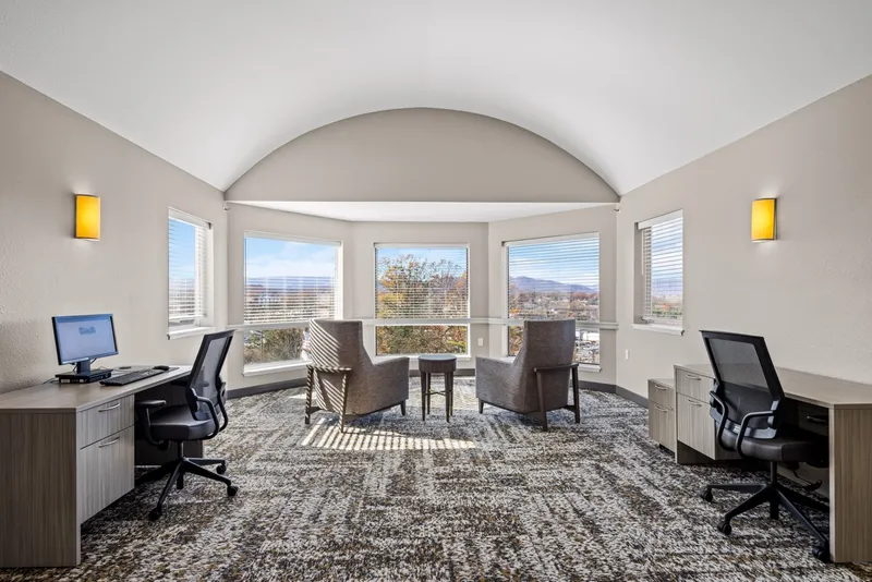 Elm Park Estates Sky Active Living - senior living in Roanoke, Virginia - photo 9