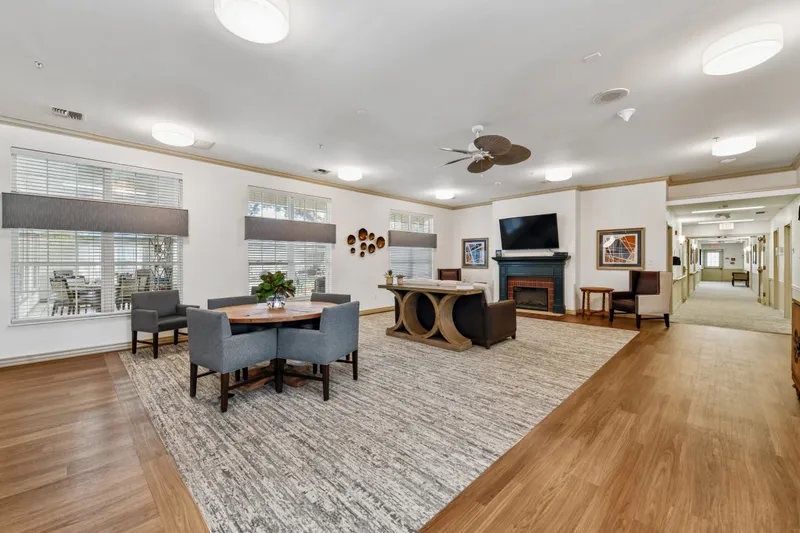 Ennis Pointe Senior Living - senior living in Ennis, Texas - photo 2