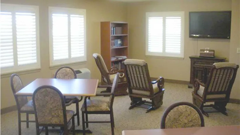 Glenwood Rehabilitation & Health Care Center - senior living in Glenwood, Illinois - photo 7