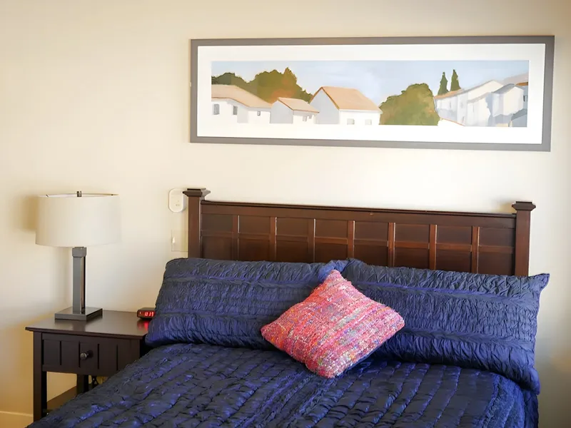 Hawthorne Court photo 3