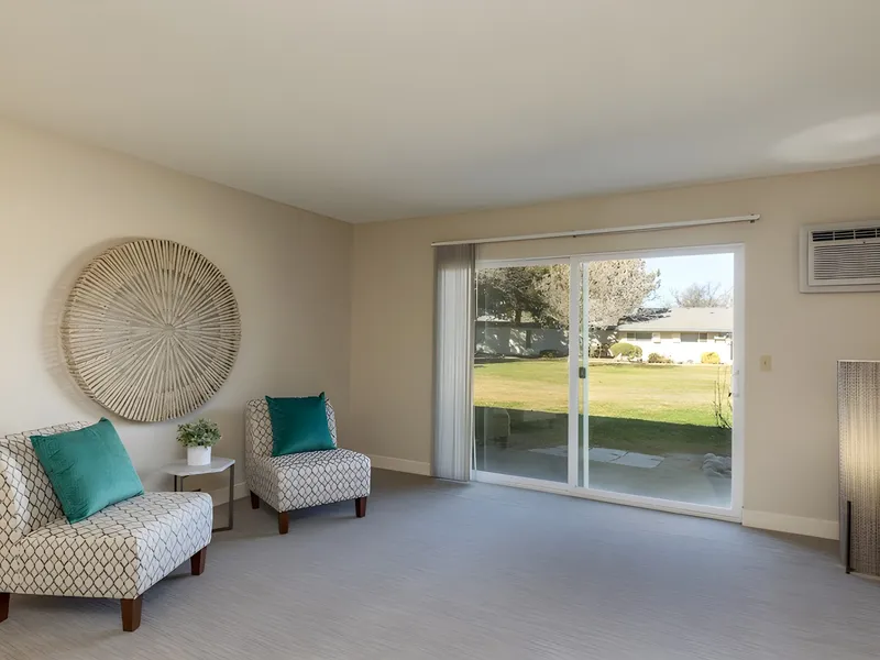 Hawthorne Court photo 6