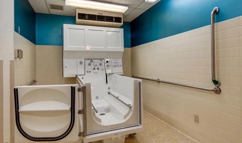 Hilltop Manor photo 5