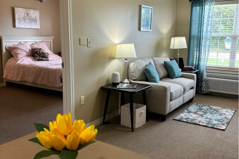 Hopkins Court photo 2