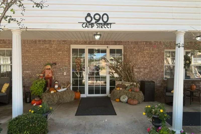 Hopkins Court photo 6