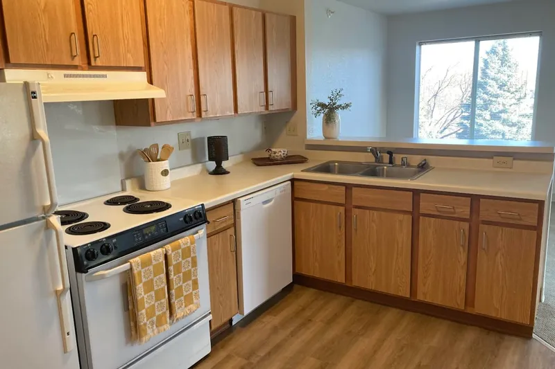 Howard Village photo 10