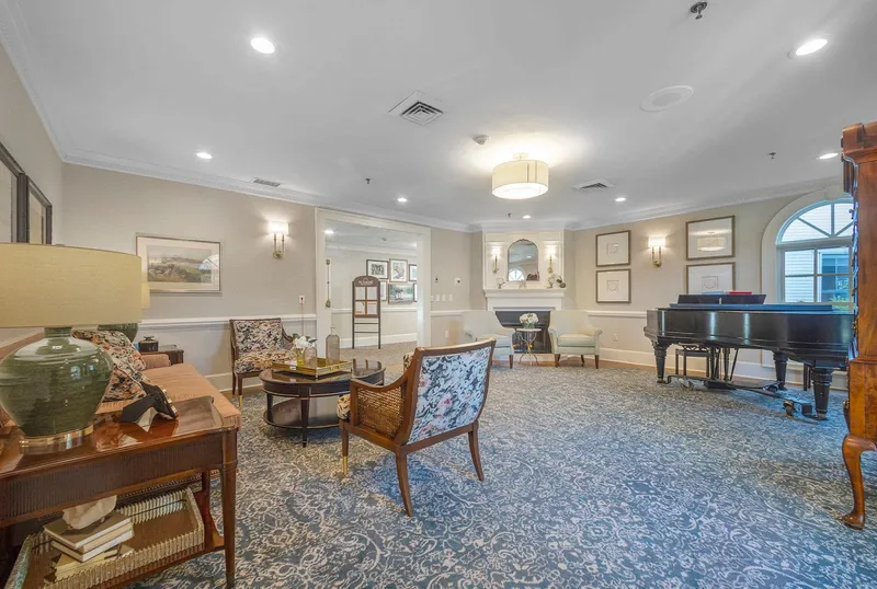 Huntington Common photo 2