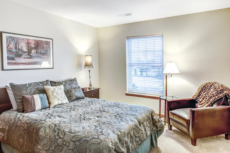 Huntington Place photo 8