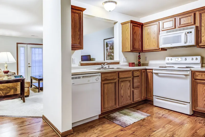 Huntington Place photo 9