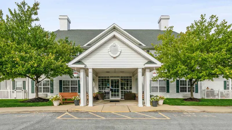 Jefferson Manor Senior Living community amenities in Grain Valley, Missouri