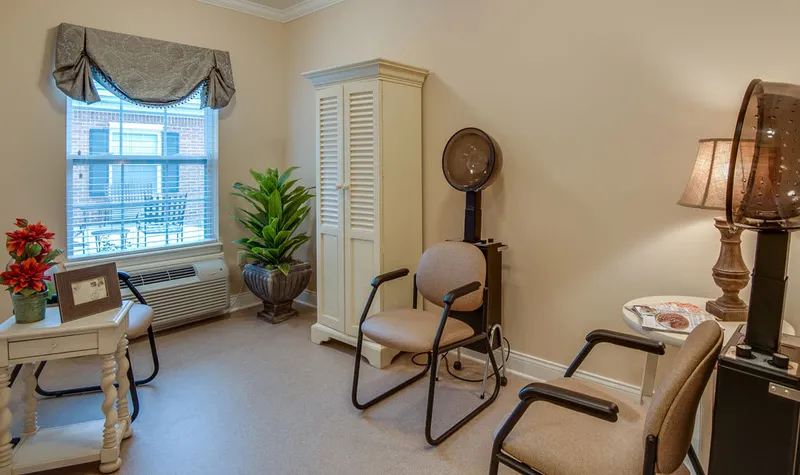 La Bonne Maison Senior Living photo 6