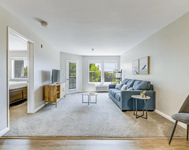 La Mirada Heights photo 3