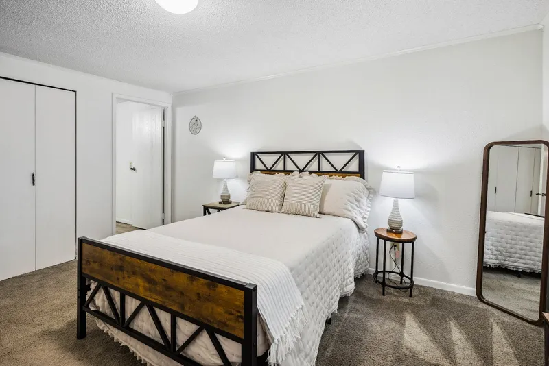 Lake Ridge Village photo 4