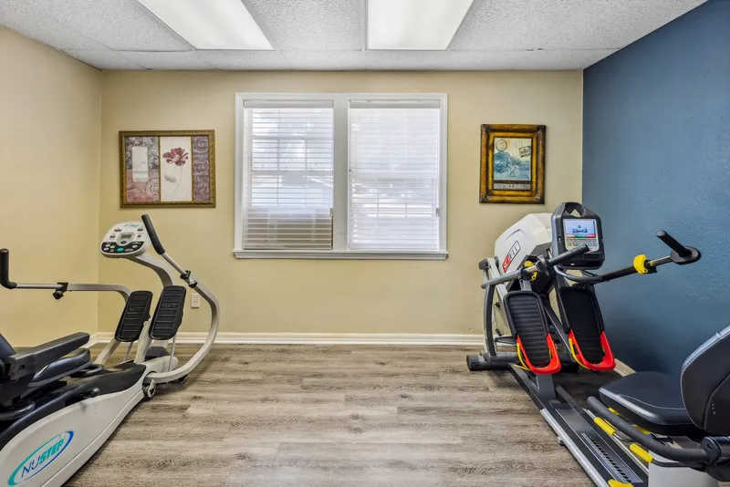 Lake Ridge Village photo 7